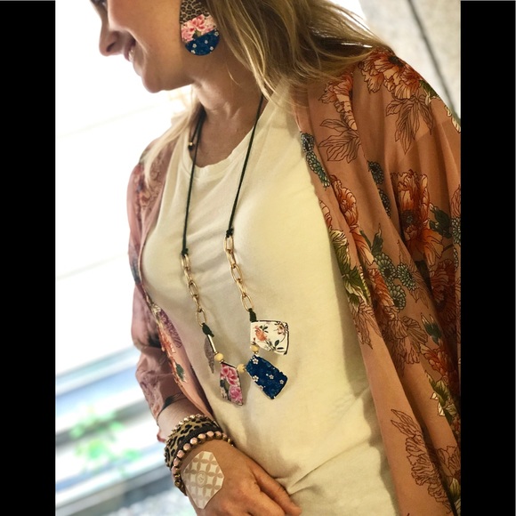 Meet your Posher, Courtney - Picture 1 of 1